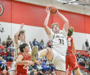 Bridgeport weathers storm, beats University boys, 63-61, to claim sectional title